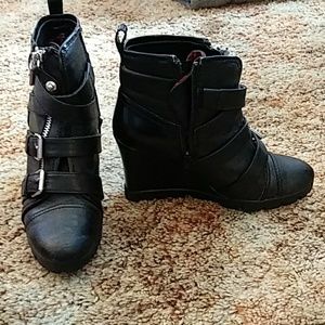 Guess black wedge booties size 8.5